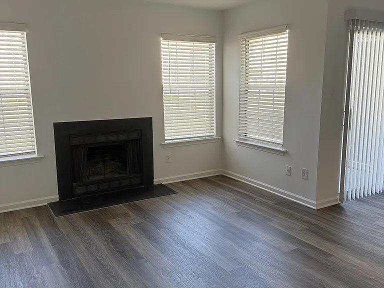 Latitudes Apartments — Photo 35