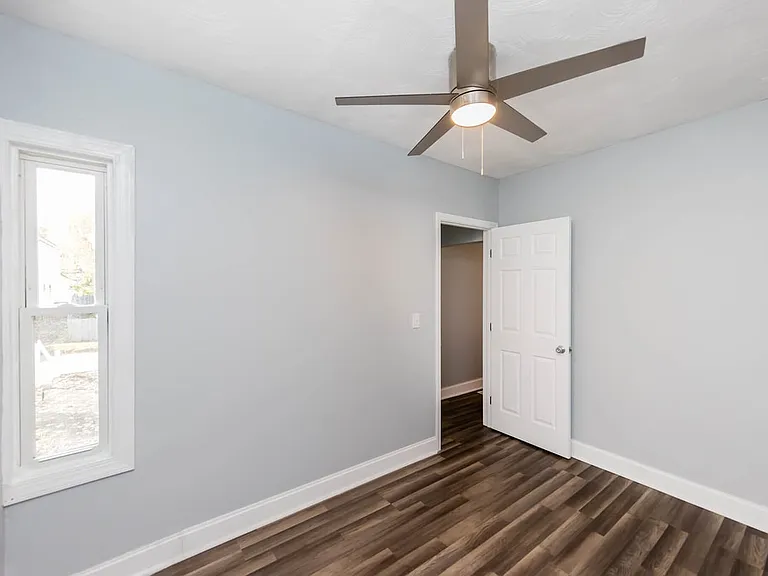 482 E Jenkins Ave — Photo 2