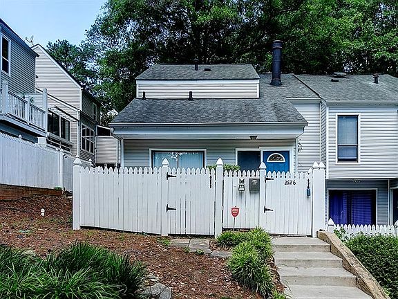 4th image of 2626 Meadowlawn Dr SE