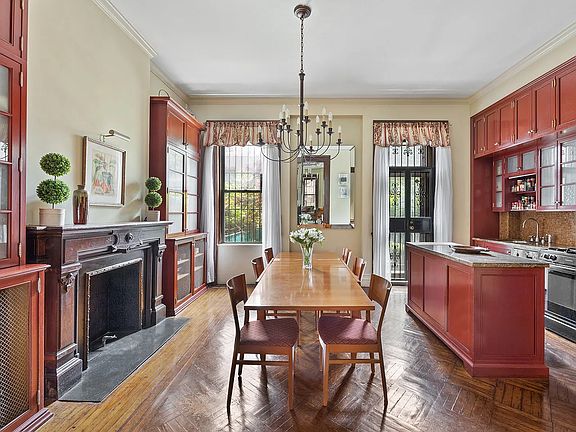 5th image of 613 Carlton Ave