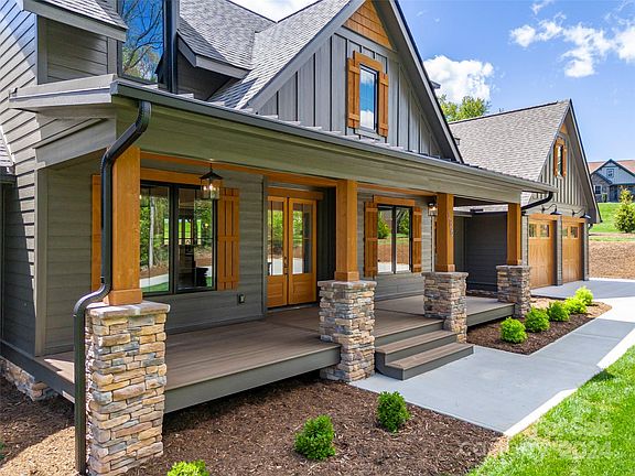 3rd image of 186 Branchwater Dr
