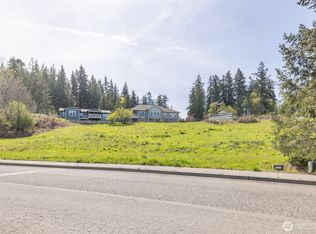 8 Delguzzi Dr, Pt Angeles, WA 98362