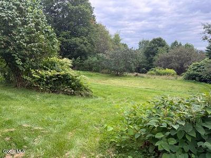 5th image of 275 Witherbee Road