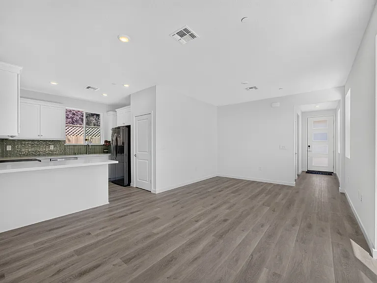 6525 Jacinto Ave — Photo 12