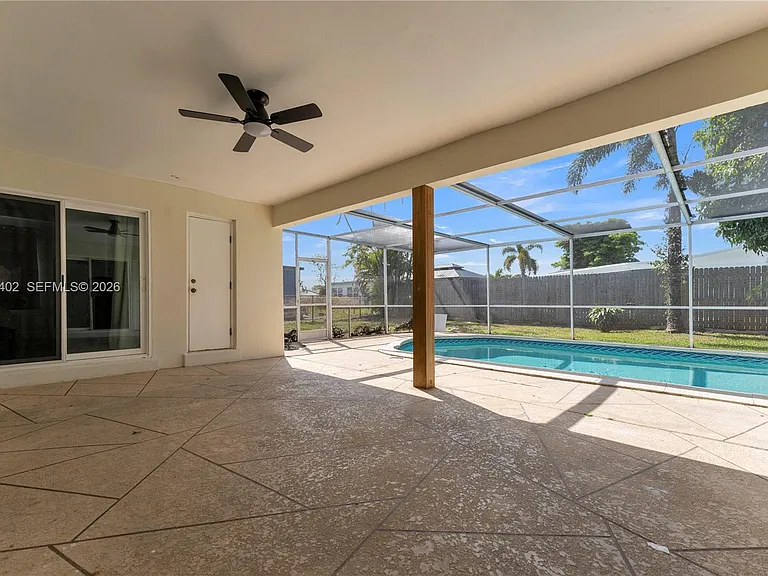 6924 NW 8th Ct — Photo 30
