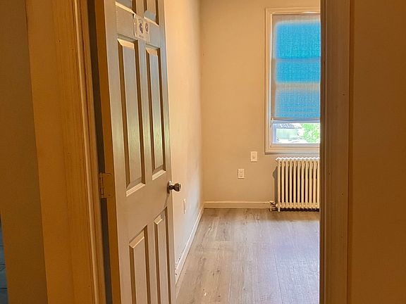 4th image of 0 Rhine Ave #1