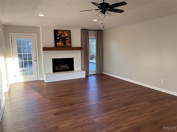 3rd image of 2041 Mountainbrook Dr