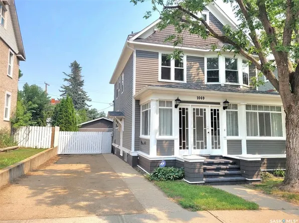 1069 Clifton AVENUE, Moose Jaw, SK S6H 3L3