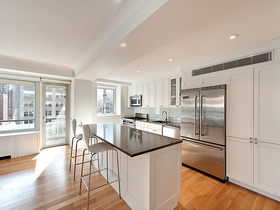 3rd image of 200 E 66th St APT E805