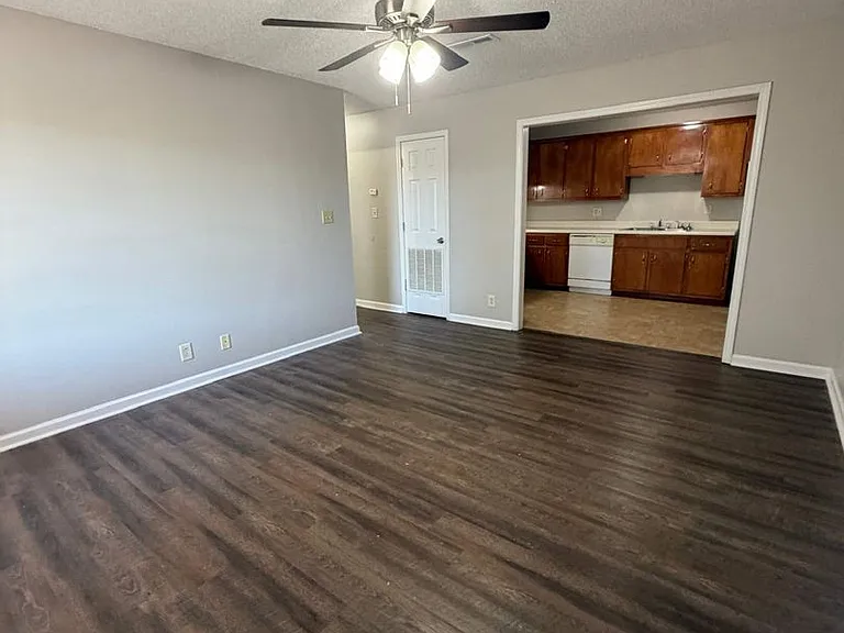 164 Lexington Drive — Photo 2