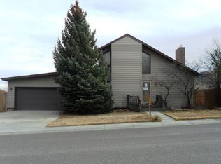 3871 Ridgecrest Dr, Casper, WY 82604