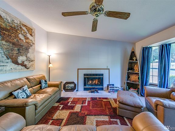 3rd image of 13120 Lakeridge Cir NW