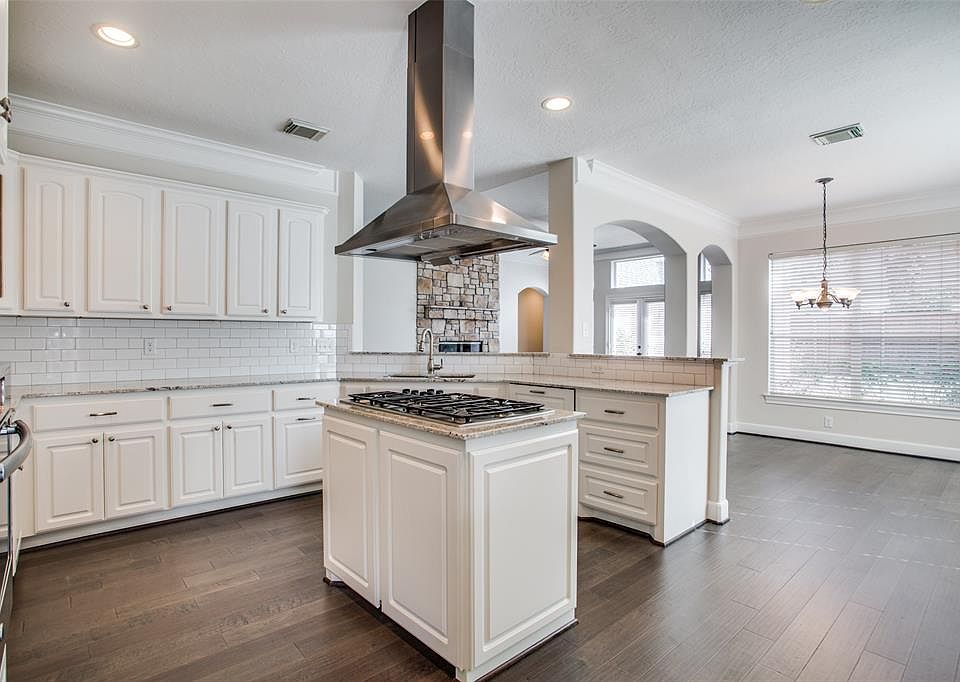 1st image of 5606 Peninsula Park Dr