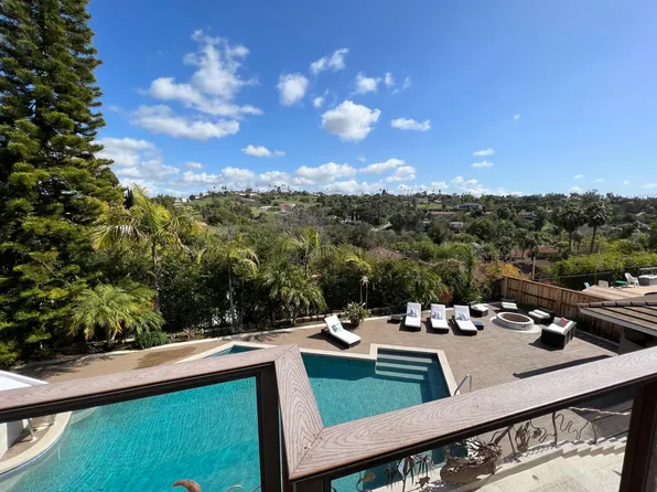 944 Cypress Dr, Vista, CA 92084