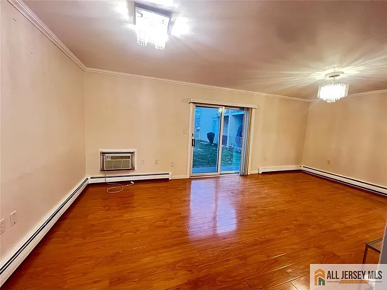 406 Cranbury Rd #7 — Photo 6