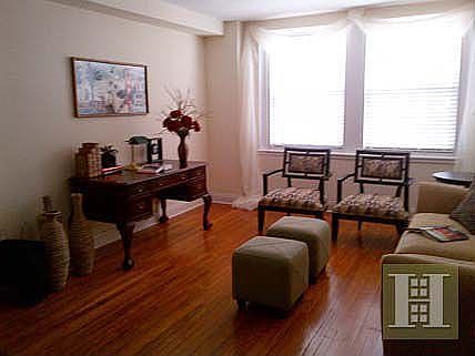 3rd image of 321 E 43rd St APT 1014