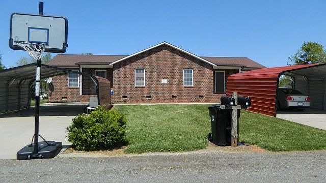 1st image of 195 Morrisfield Ln