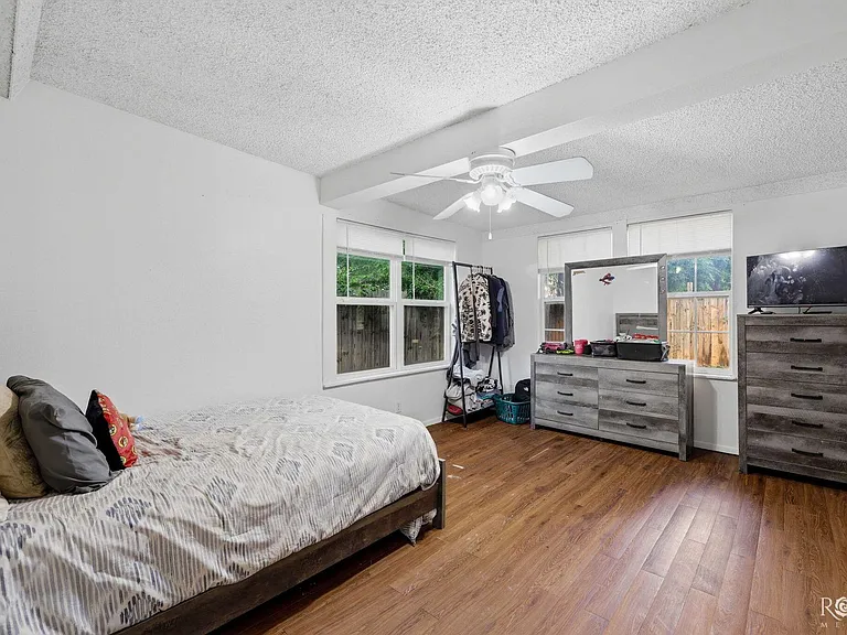 213 Twin Oaks Dr — Photo 10