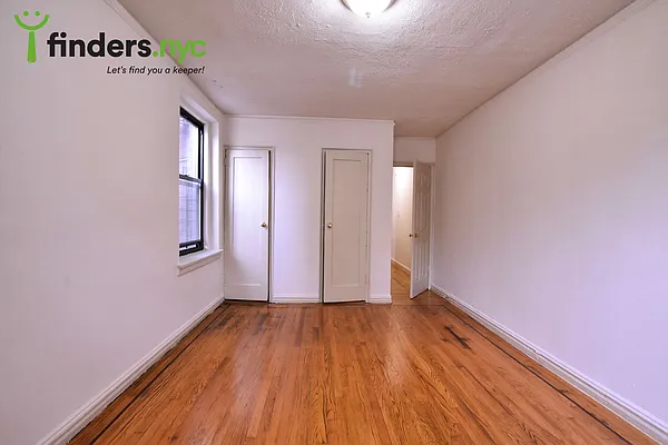 Rented by Clove Realty LLC | media 10