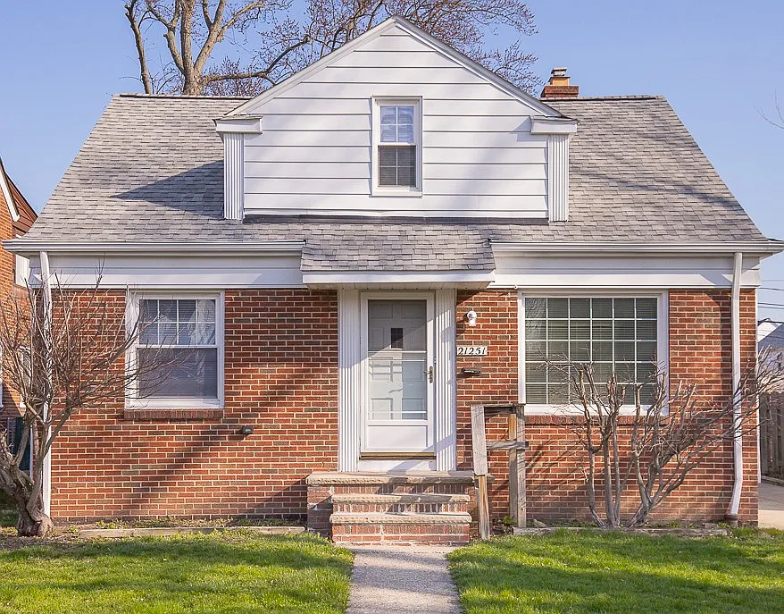 21251 S Lake Shore Blvd photo 1