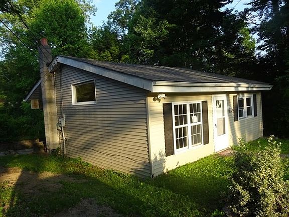 3rd image of 52 Hamilton Dr