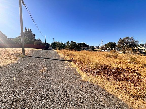 5th image of 305 Bruning Avenue