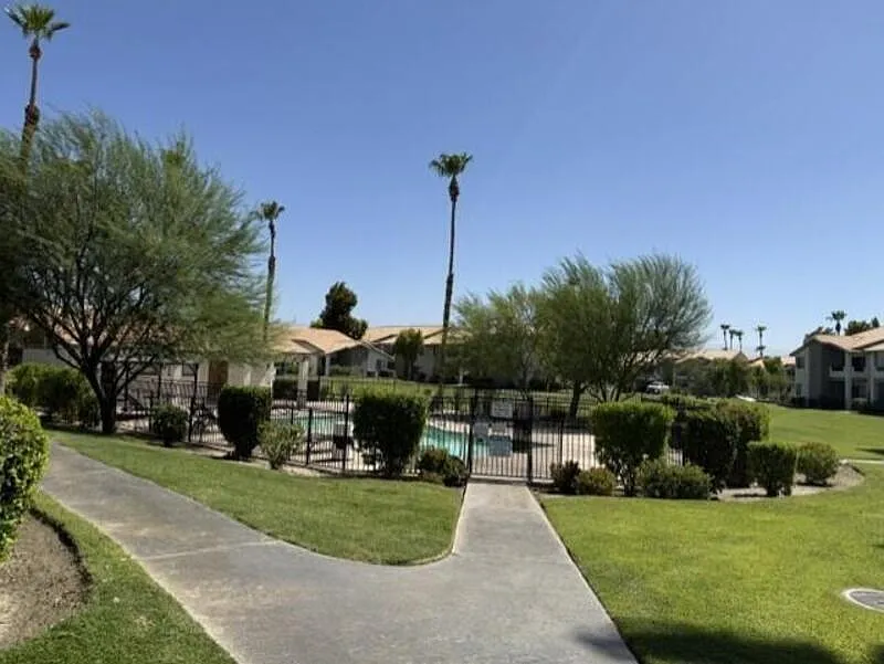 2 bed, 2.0 bath, 960 sqft, $1,800 — Photo 2