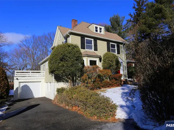 89 Rea Ave, Midland Park, NJ 07432