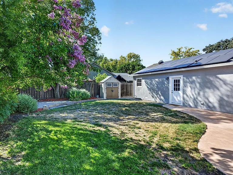 2907 Eccleston Ave — Photo 49