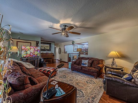 3rd image of 30197 Orange Blossom Ln