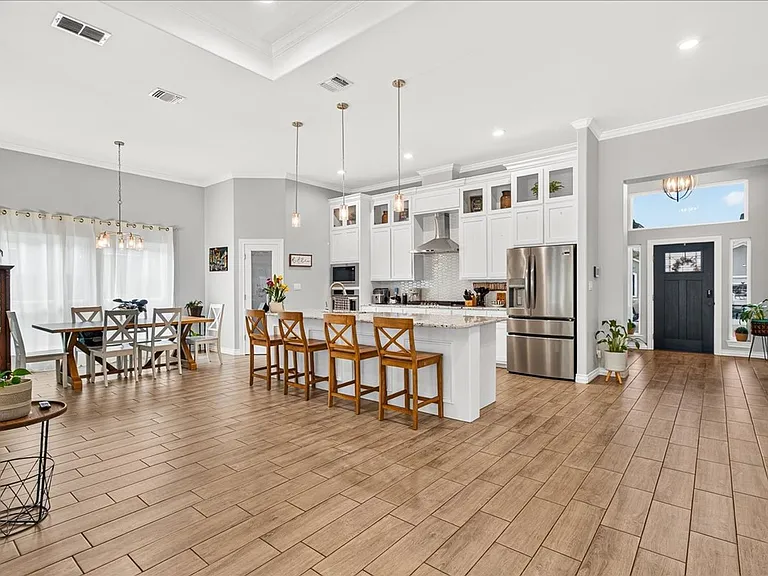 2445 Manuel Ln — Photo 11