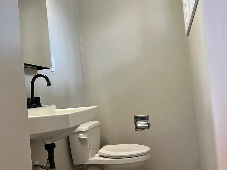 Mather 1/2 bathroom