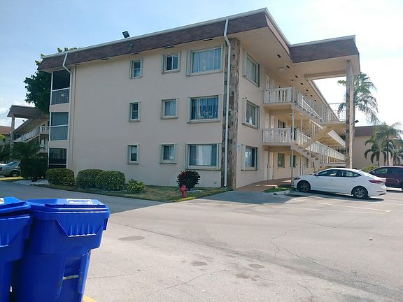 2nd image of 700 Village Green Ct APT 301