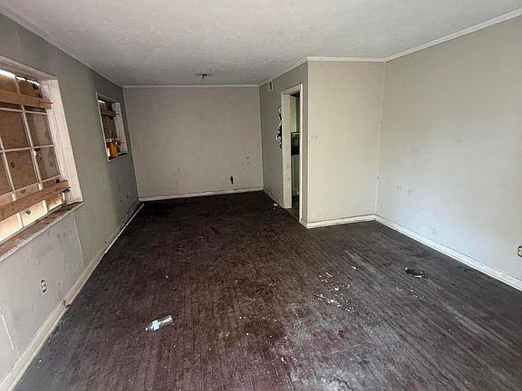4th image of 2611 Teresa Dr
