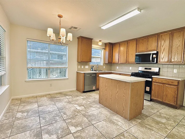 5906 Llano Creek Dr — Photo 12