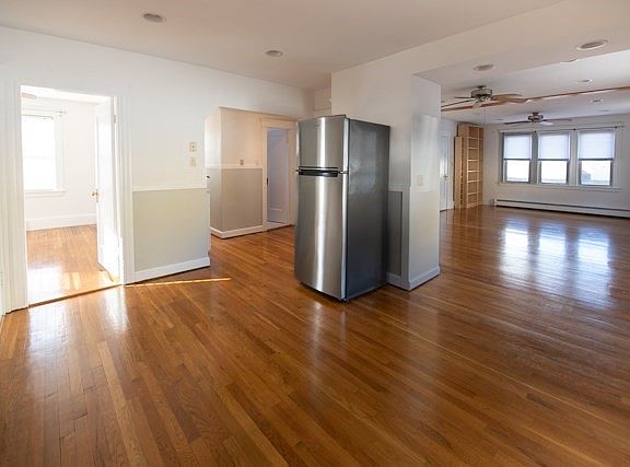 4th image of 46 King St #1