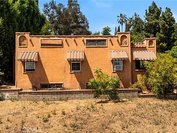 4th image of 4949 Range View Ave