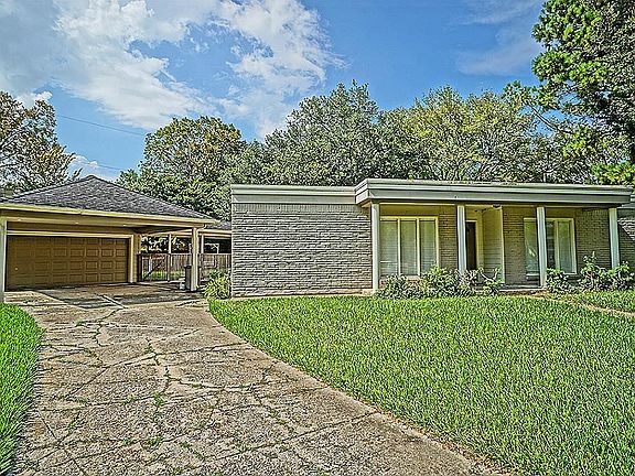 3rd image of 915 Marys Ct