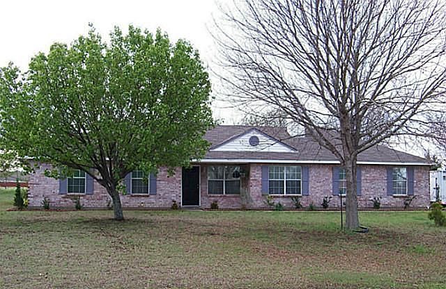 1st image of 425 Overland Dr