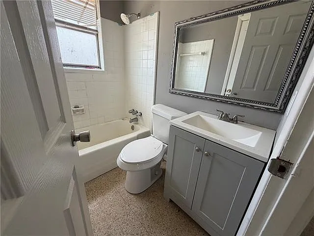 1209 Edenborn Ave — Photo 5
