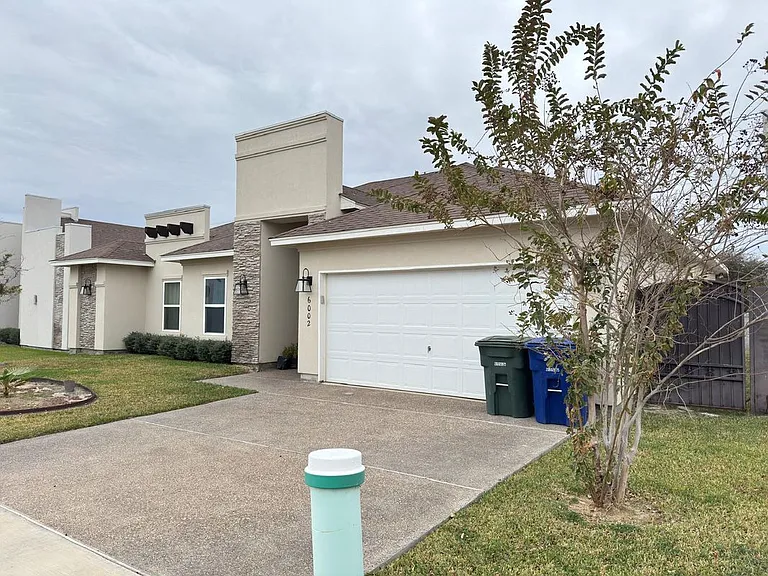 6002 Amir Dr — Photo 17