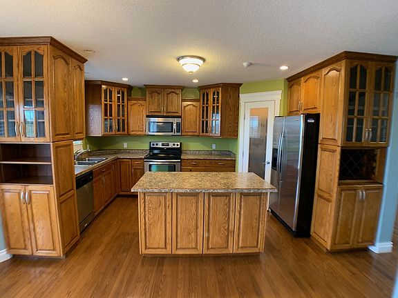 5th image of 344 Fireweed Cres