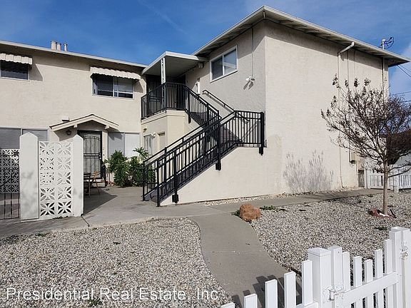 2nd image of 2825 Malabar Ave #2