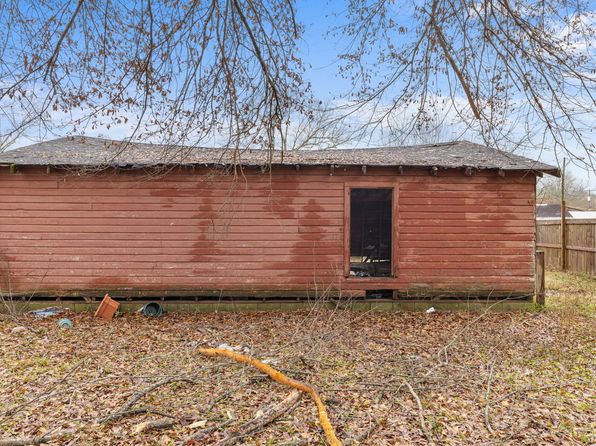 104 Huddleston Dr, Ripley, MS 38663