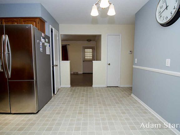 4th image of 2039 Garret Dr NE