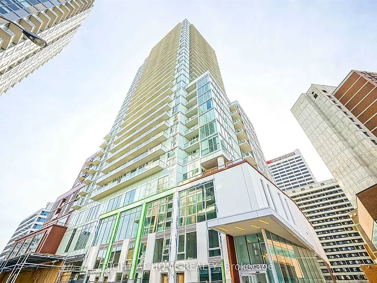 33 Helendale Ave #2008 — Photo 1