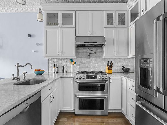 3rd image of 489 6th Ave #2