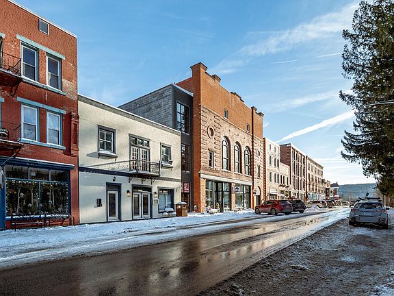 3rd image of 274 East Ave