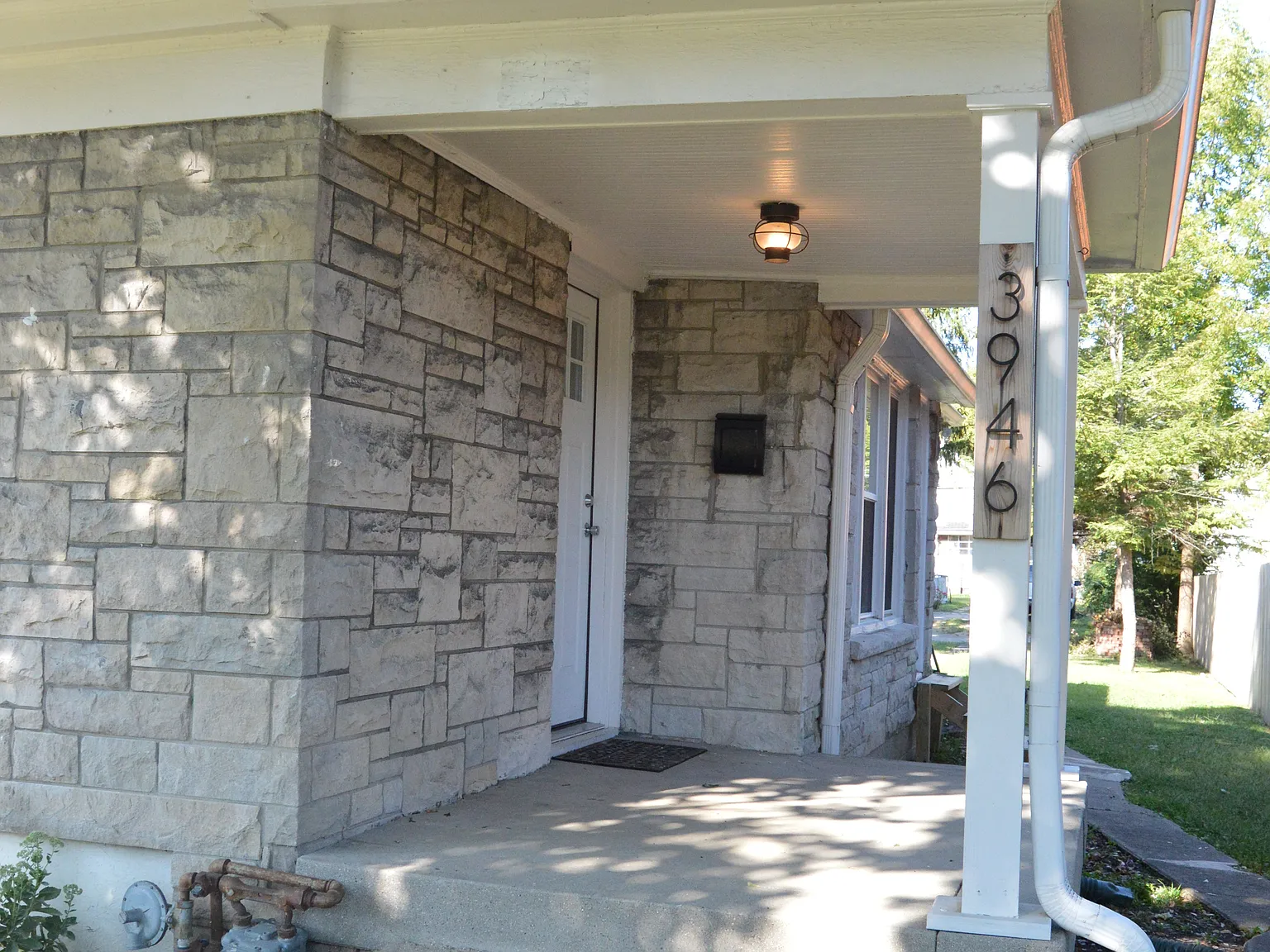 2 bed, 2.5 bath, 1000 sqft, $1,600 — Photo 4