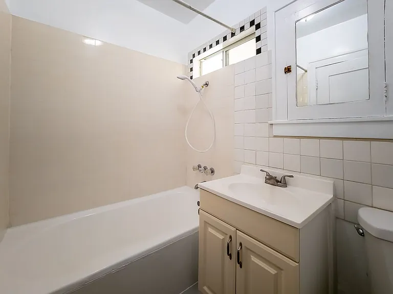 803 Lindaraxa Park N — Photo 16